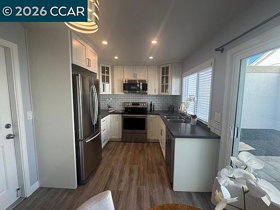 2nd image of 4869 Wolf Way