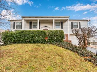 12803 Madeley Ct, Fairfax, VA 22033