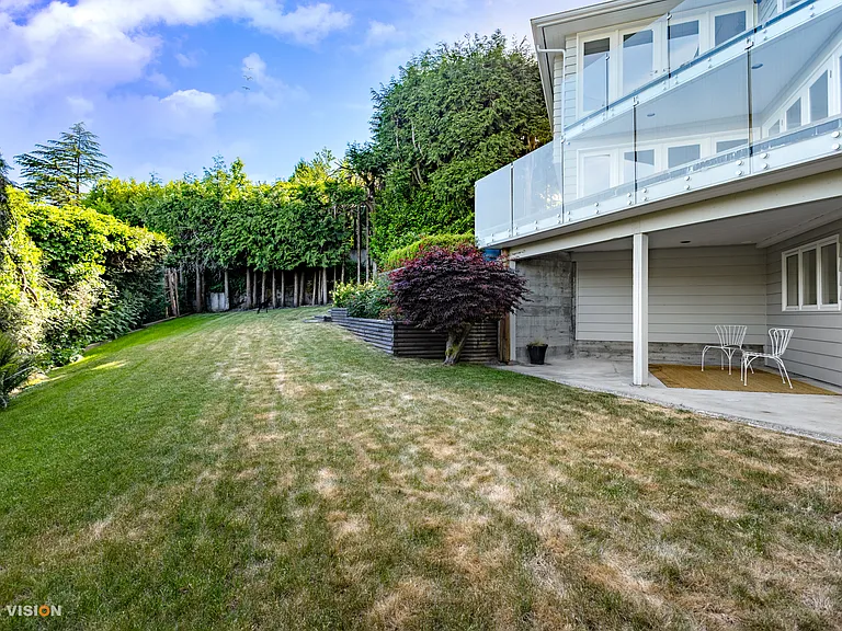 816 Anderson Cres — Photo 44
