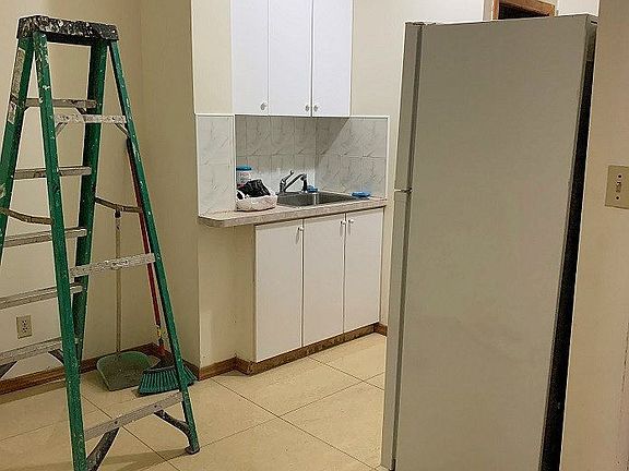 4th image of 41 Essex St #8A
