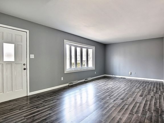 3rd image of 5495 Evergreen Ave
