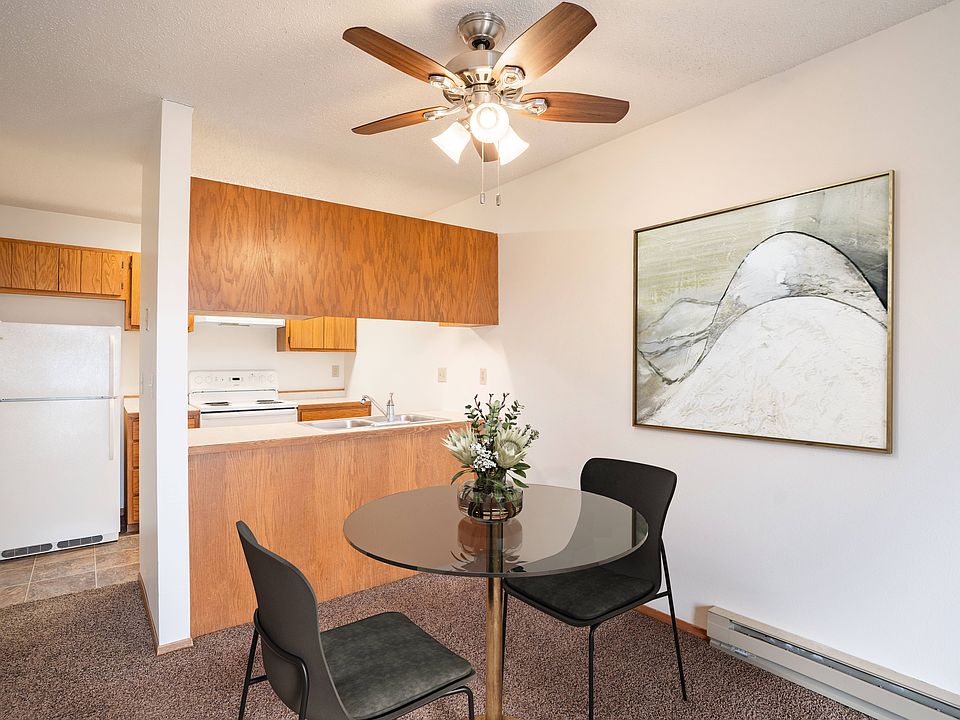 Fargo, ND Hawthorn Apartments | 11A | Dining
