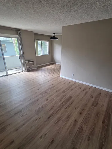 1237 Amherst Ave Photo 1