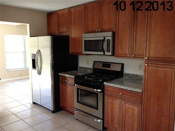 5th image of 12118 NW 33rd St