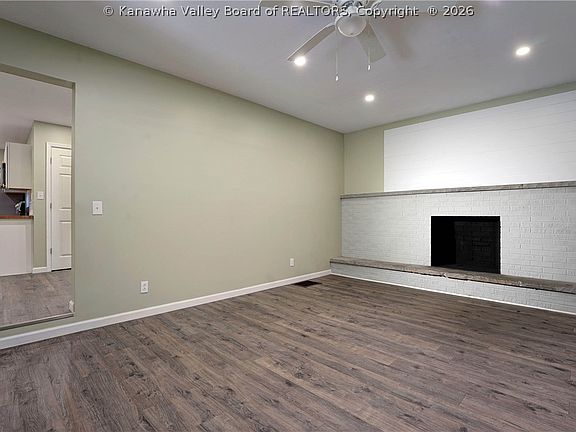 5th image of 303 Rocky Step Rd