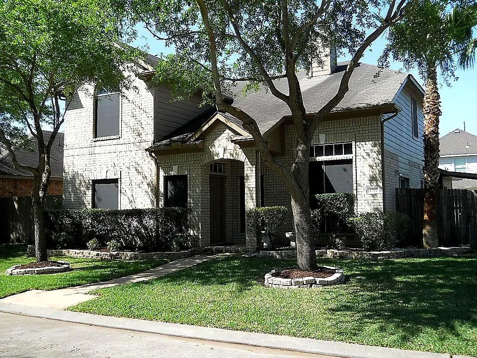 4002 Tamarack Pl