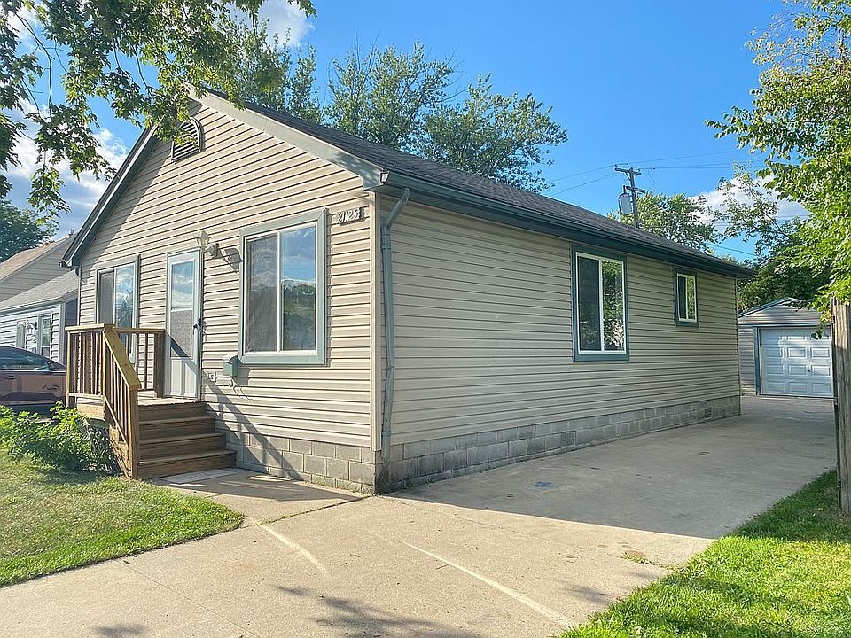 21125 Woodward St, photo 13