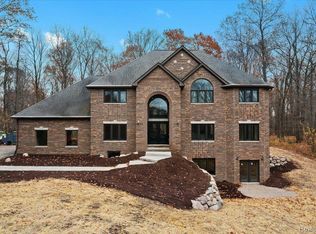 19297 Hickory Ridge Rd, Fenton, MI 48430