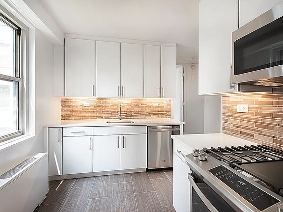 3rd image of 300 E 40th St APT 5K