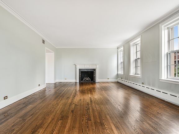 3rd image of 3750 N Lake Shore Dr APT 4E