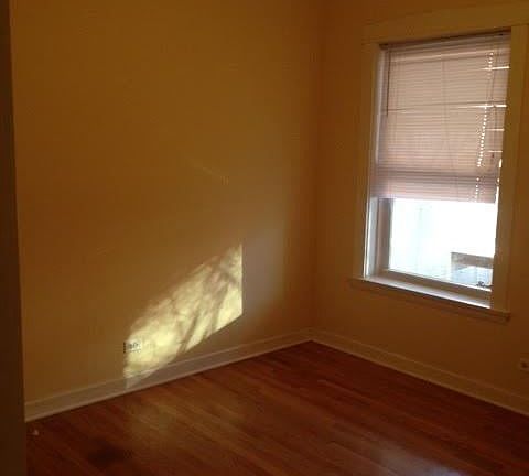 5th image of 7458 N Greenview Ave APT 1