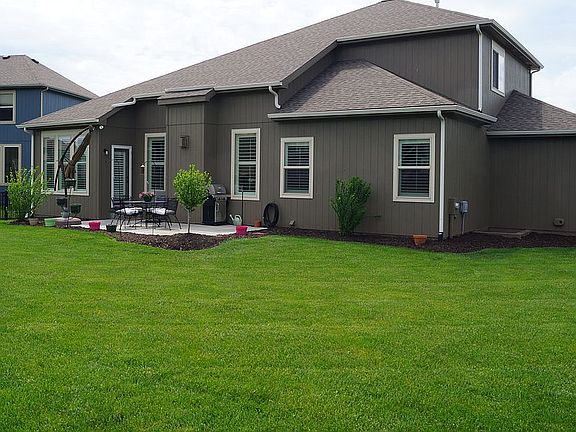 5th image of 309 SE Mill Creek Dr