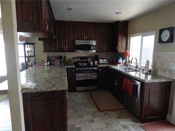3rd image of 10807 Pointed Oak Ln