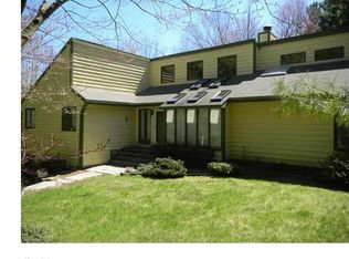 429 E Hyerdale Dr, Goshen, CT 06756