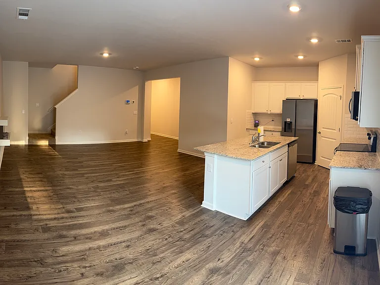 300 Stoneybrook Dr — Photo 22