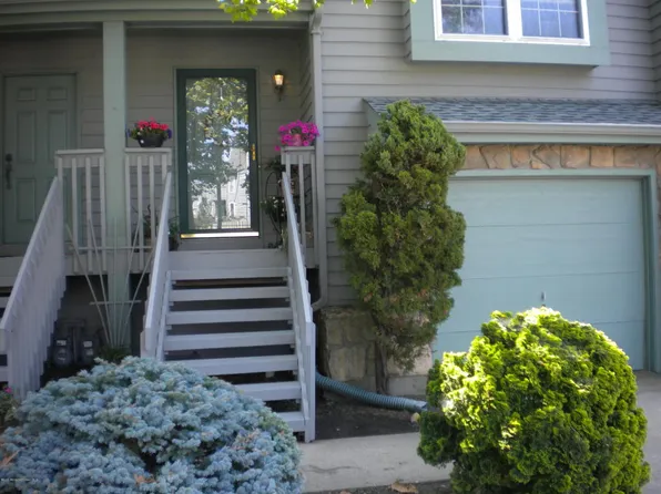 233 Schooner Cir, Neptune, NJ 07753