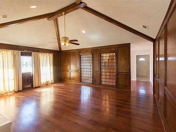 2nd image of 513 Willowcrest Dr