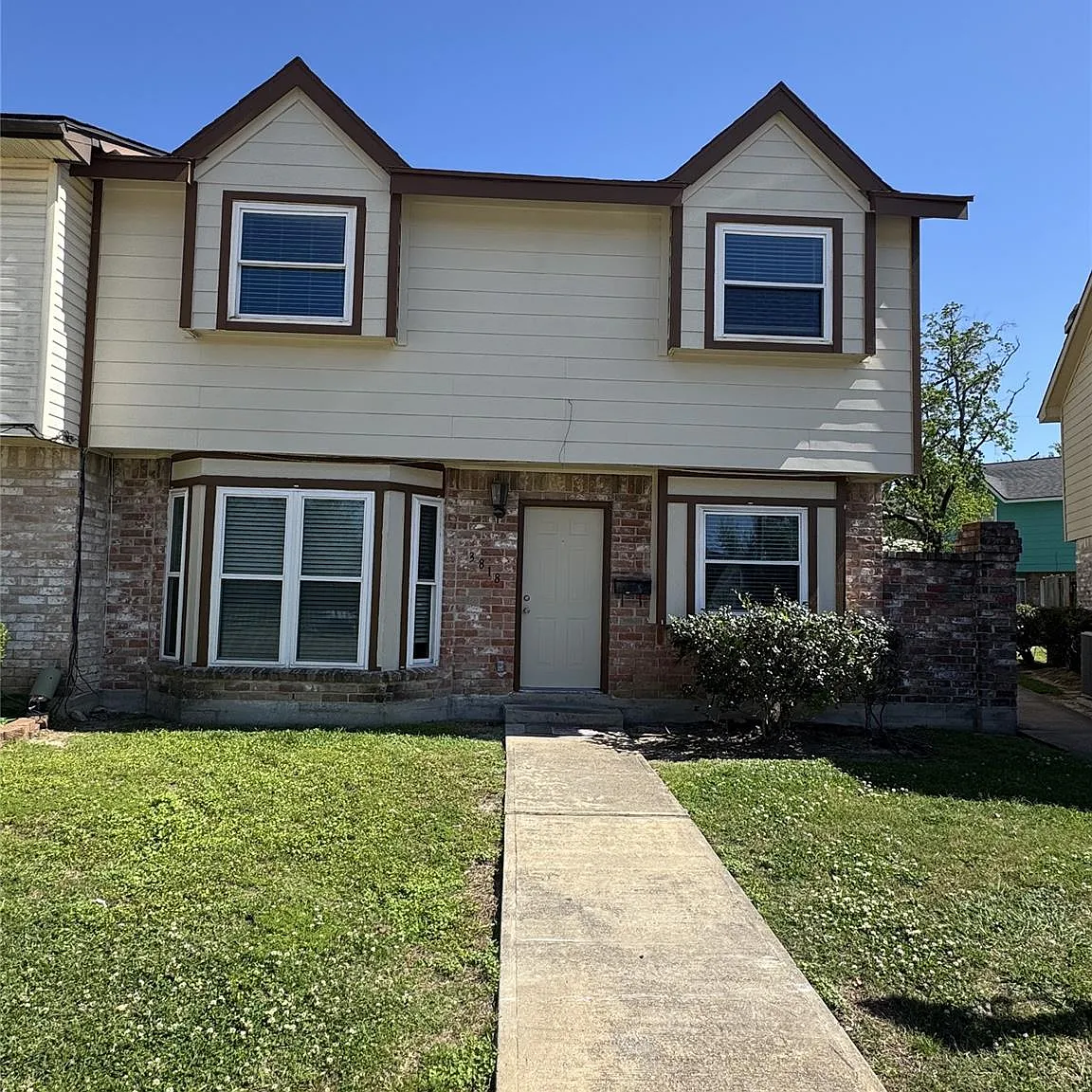 3 bed, 2.5 bath, 1664 sqft, $1,650 — Photo 1