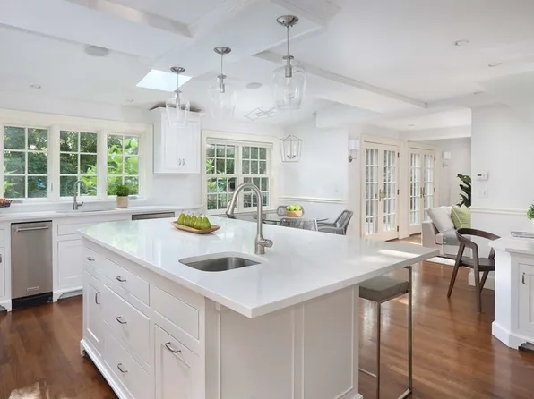 11 Laurel Rd, Brookline, MA 02467
