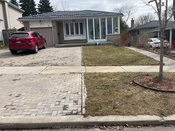 25 Tristan Cres, Toronto, ON M2H 1X2