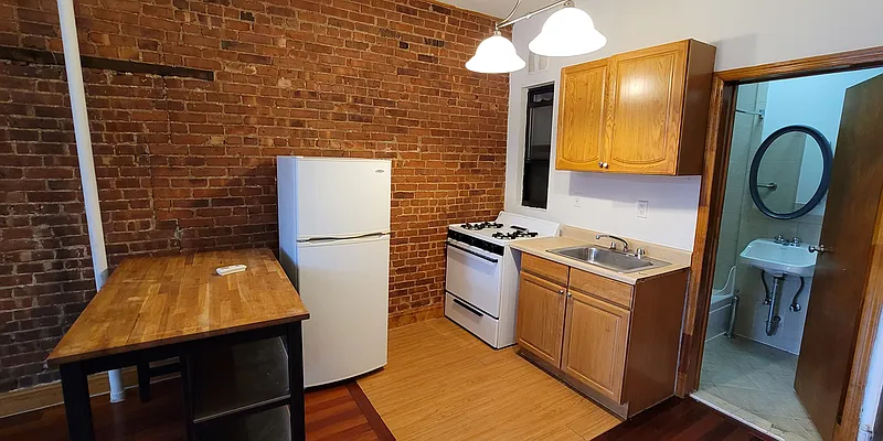 Rented by Premier One Realty LLC | media 7