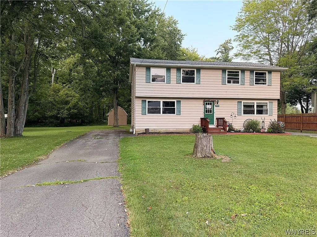 3 bed, 1.5 bath, 2000 sqft, $2,250 — Photo 1