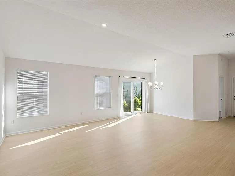 17548 Kuenher Ct — Photo 4