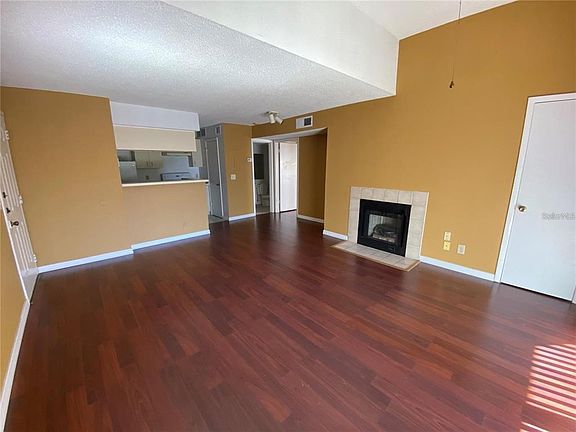 2nd image of 320 FORESTWAY CIRCLE #307