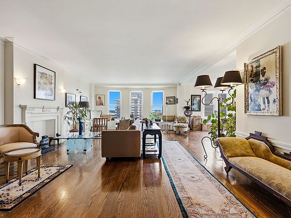 4th image of 2666 E 73rd St APT 8W