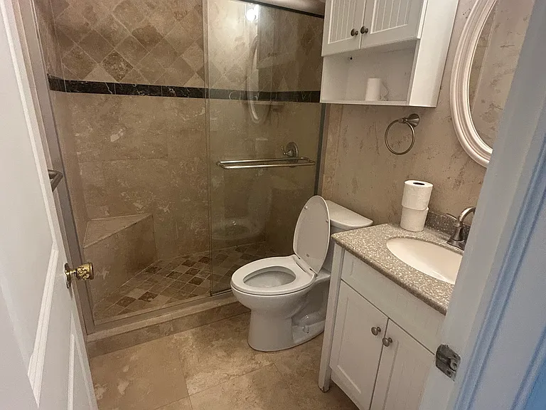 4843 Lexington Ave — Photo 5