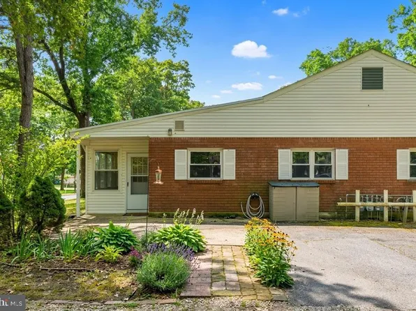 11 Birch St #A, Toms River, NJ 08757