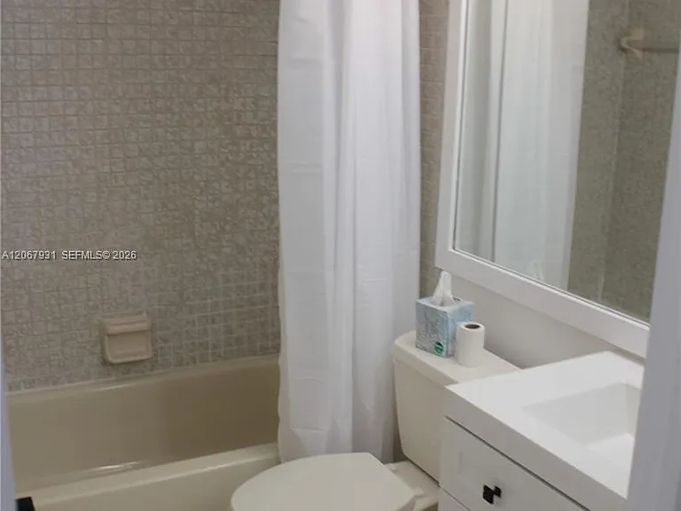 20145 NE 3rd Ct #12 — Photo 6