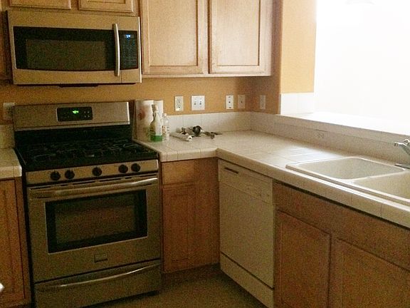 2nd image of 1550 SE Gerhard Dr