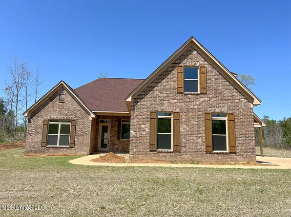 290 Poplar Ln, Holly Springs, MS 38635