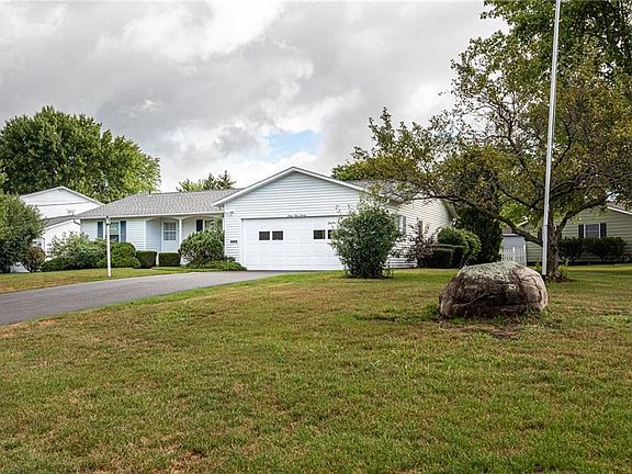 3rd image of 6920 Thomas Dr