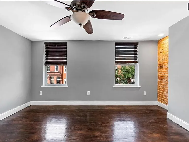 881 W Lombard St — Photo 3