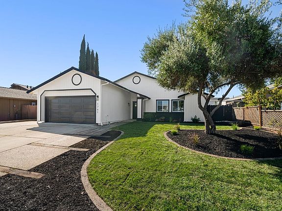 2nd image of 1761 Gateway Drive