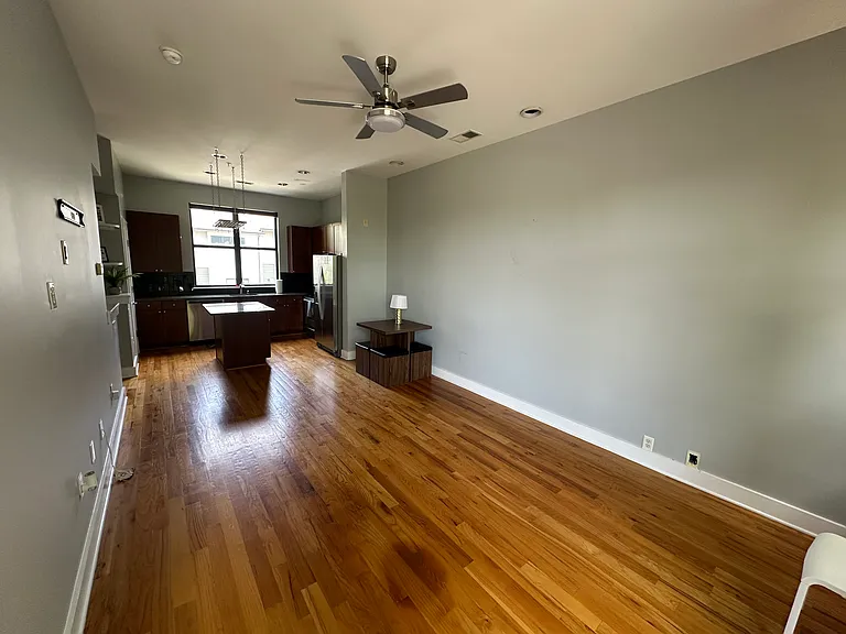 946 E 8th St #946 — Photo 14
