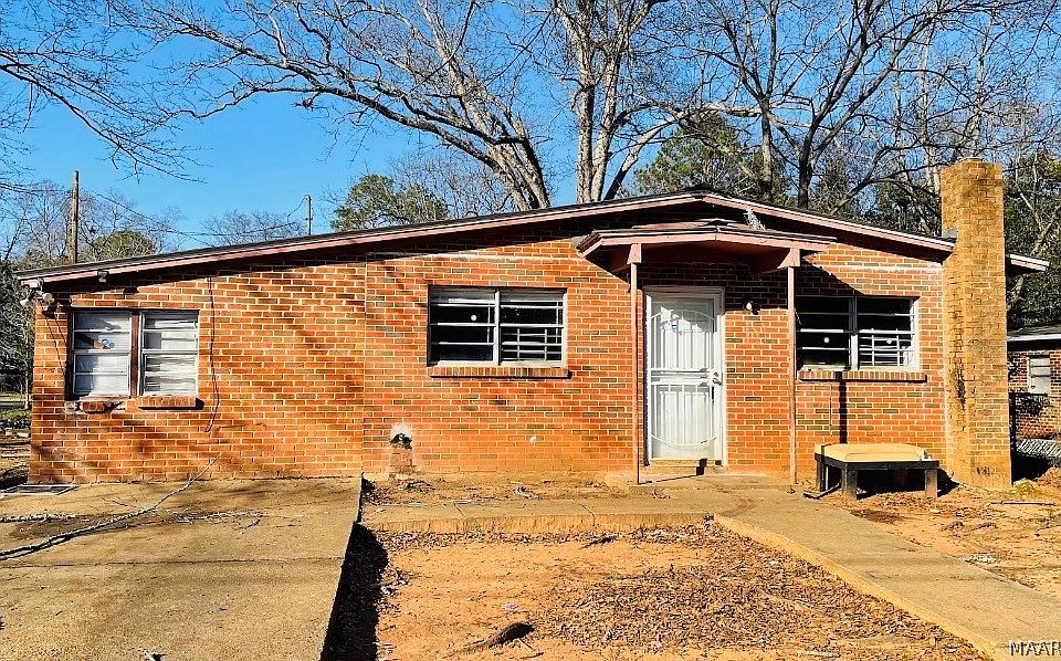 1st image of 1653 N Yarbrough Ct