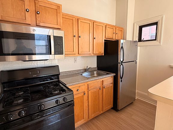 3rd image of 2131 Sansom St #2
