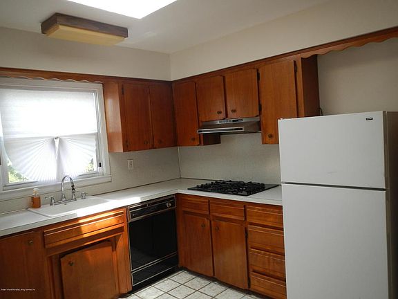 5th image of 183 Cortelyou Ave
