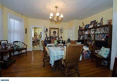 2nd image of 4640 Larchwood Ave