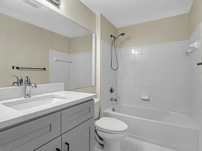 340 Crestwood Cir #302 — Photo 26