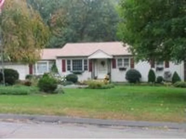 47 Colonial Dr, North Branford, CT 06471