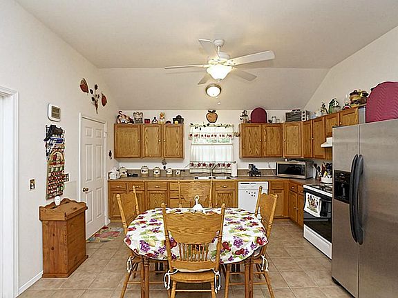 4th image of 22713 Blackgum Dr