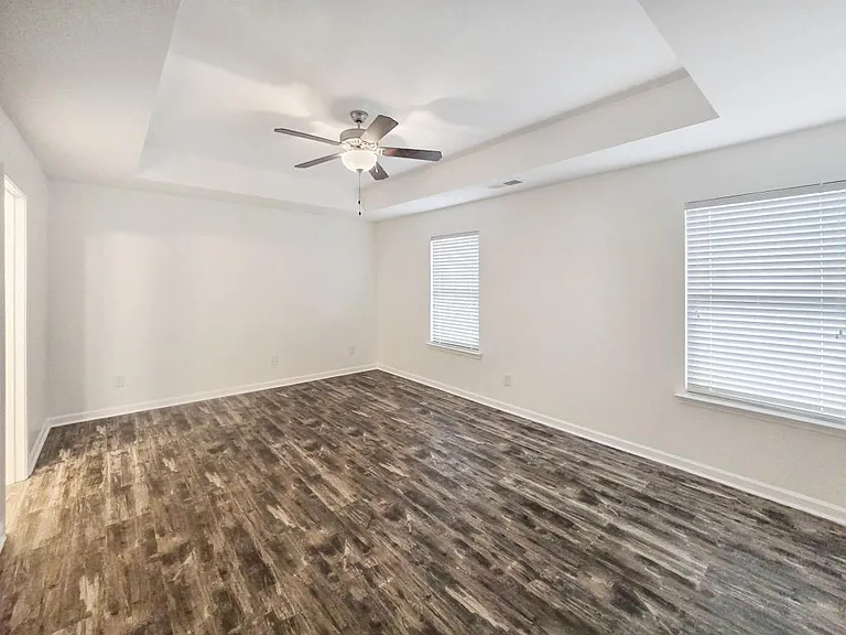1437 Balvaird Dr — Photo 10