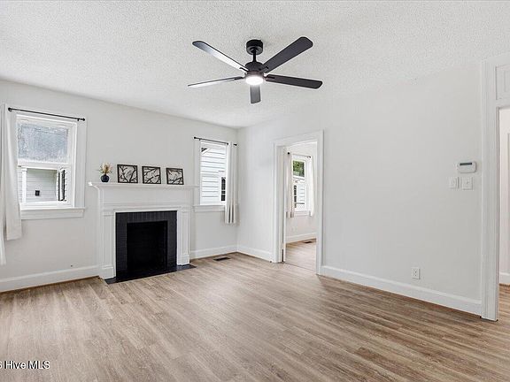 3rd image of 1313 Maple Street