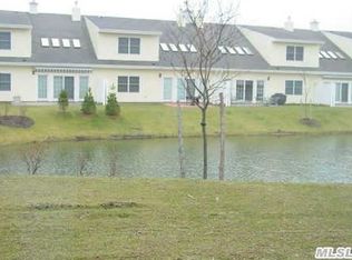 239 Pond View Dr, Pt Washington, NY 11050