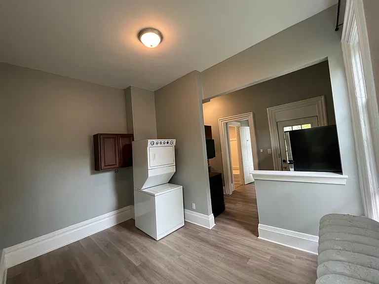 324 Broad St #B — Photo 7