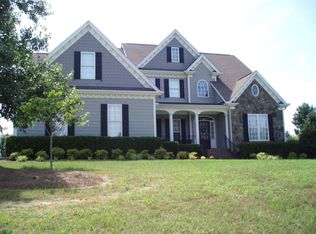 104 Broadleaf Dr, Angier, NC 27501